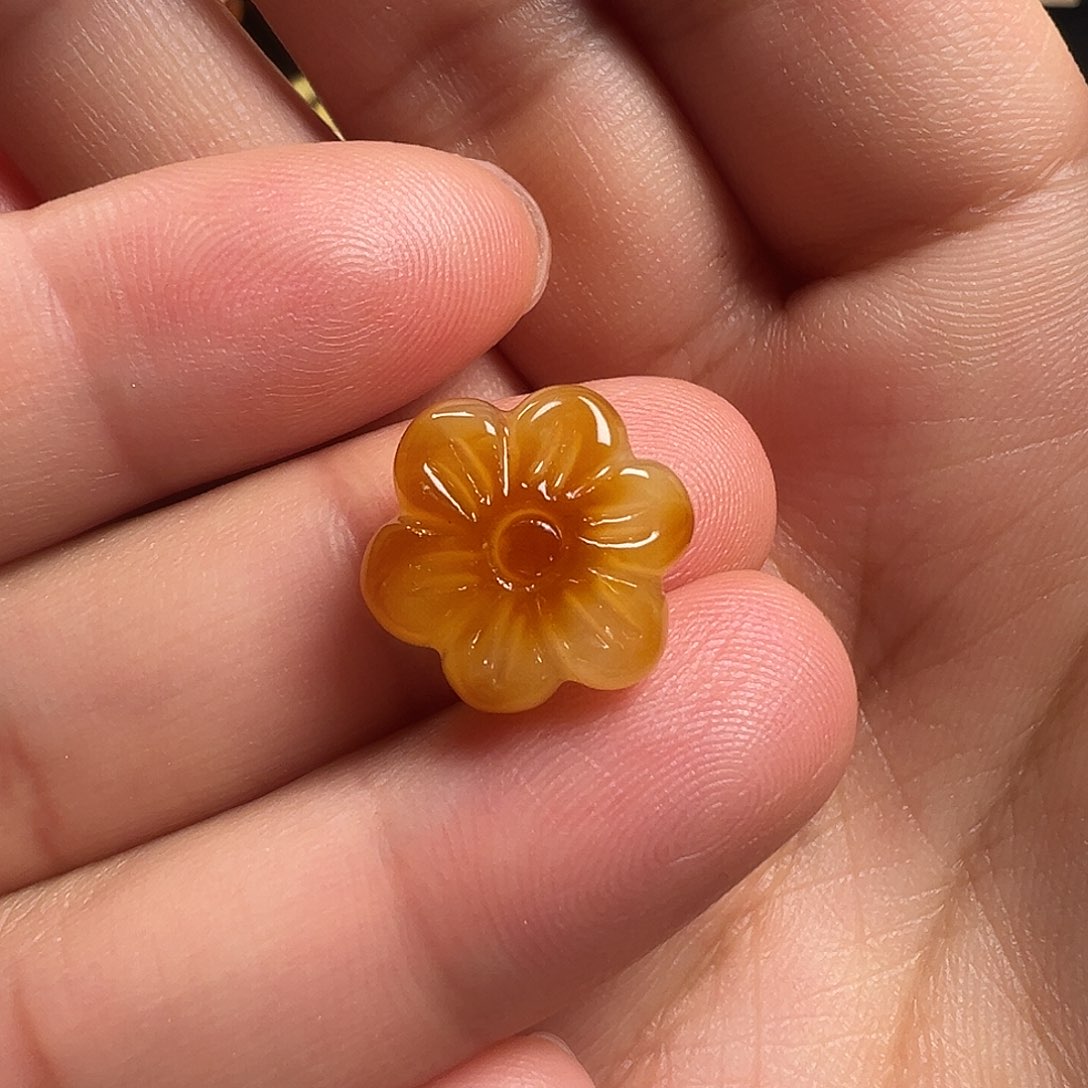 蜜蜡颈饰未镶嵌梅花（打孔不退换）