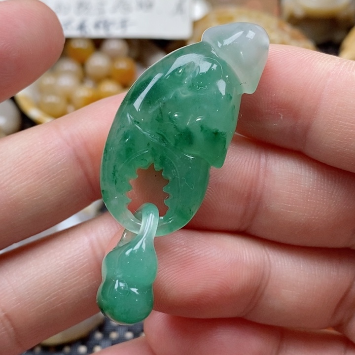 石英质玉颈饰未镶嵌