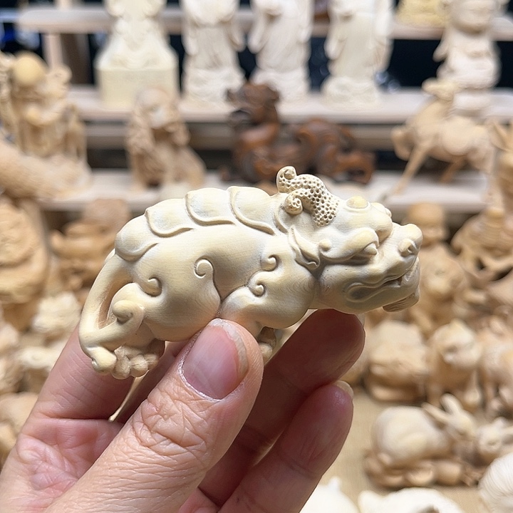 黄杨木貔貅手把件