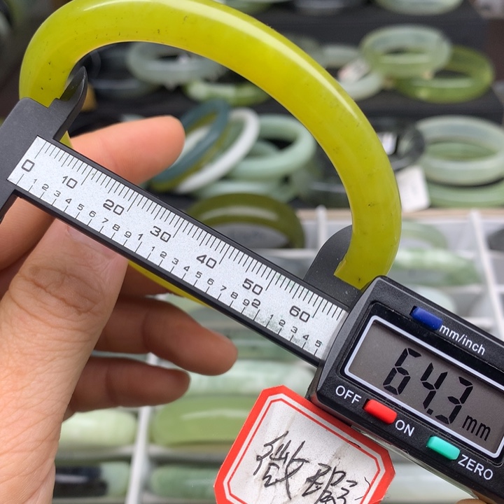 蛇纹石玉未镶嵌手镯639