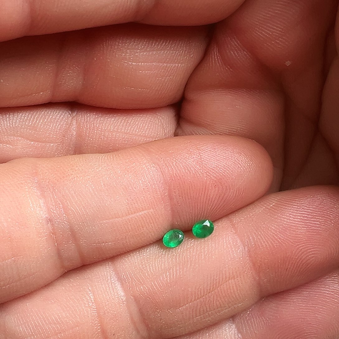 木***木祖母绿裸石两粒祖母绿裸石
