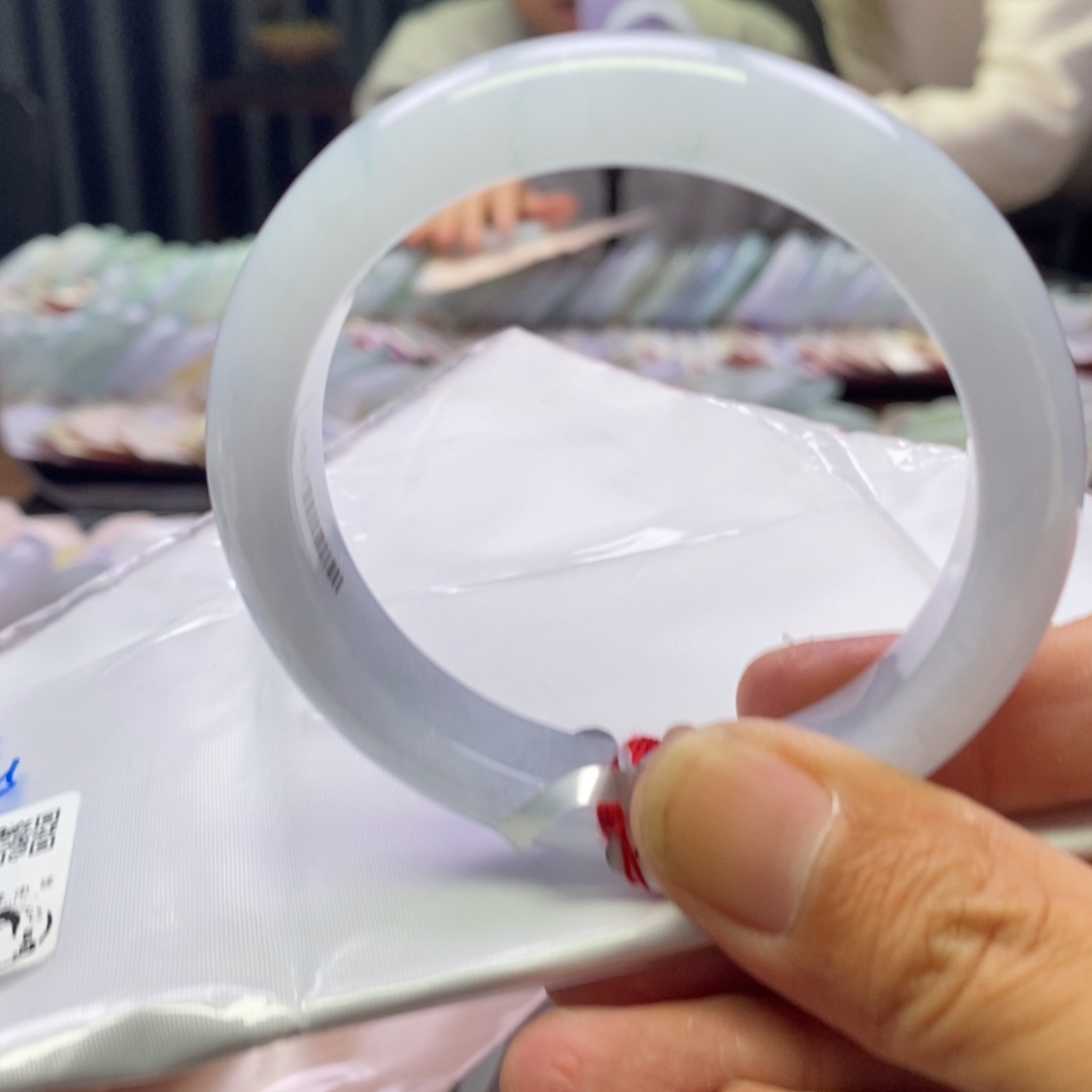 翡翠手镯未镶嵌?*纯天然缅甸a货翡翠手镯