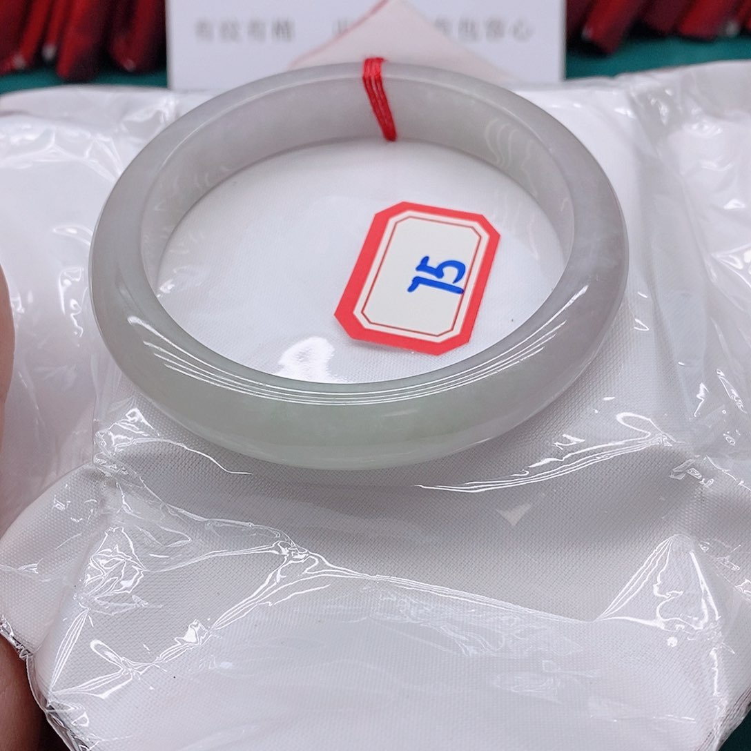 翡翠手镯未镶嵌A****755555555