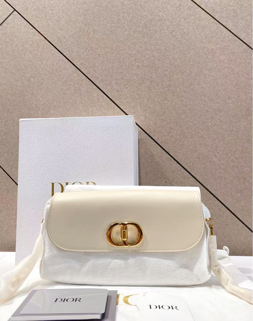 全新未使用 DIOR/迪奥 帝爵奢品/DIOR/白色CD扣单肩包