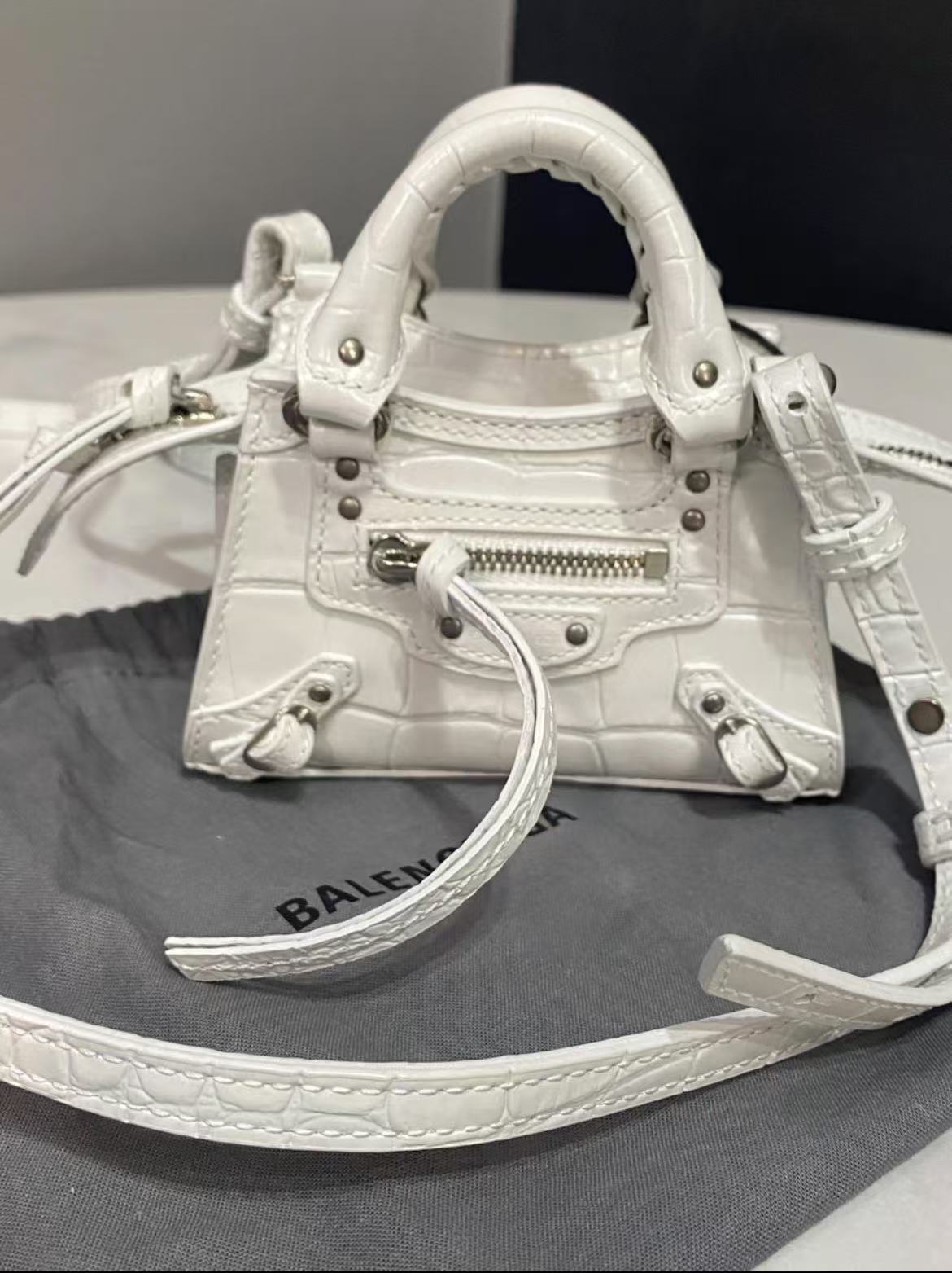 95新 GUCCI/古驰 机车包super nano白色银扣鳄鱼压纹/15512145