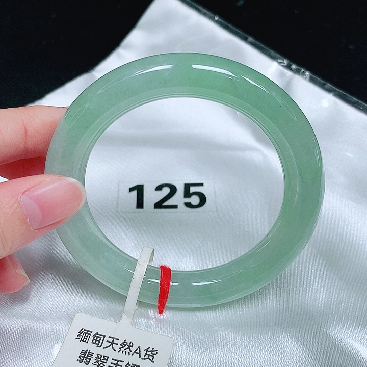 翡翠未镶嵌手镯（圆镯）