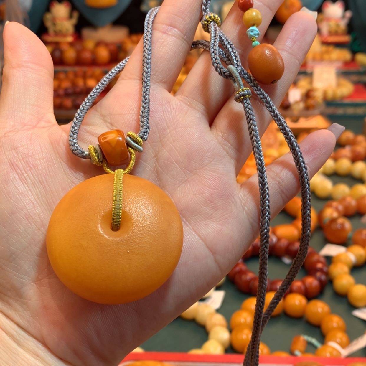 【闪购商品】蜜蜡吊坠(赠链)未镶嵌