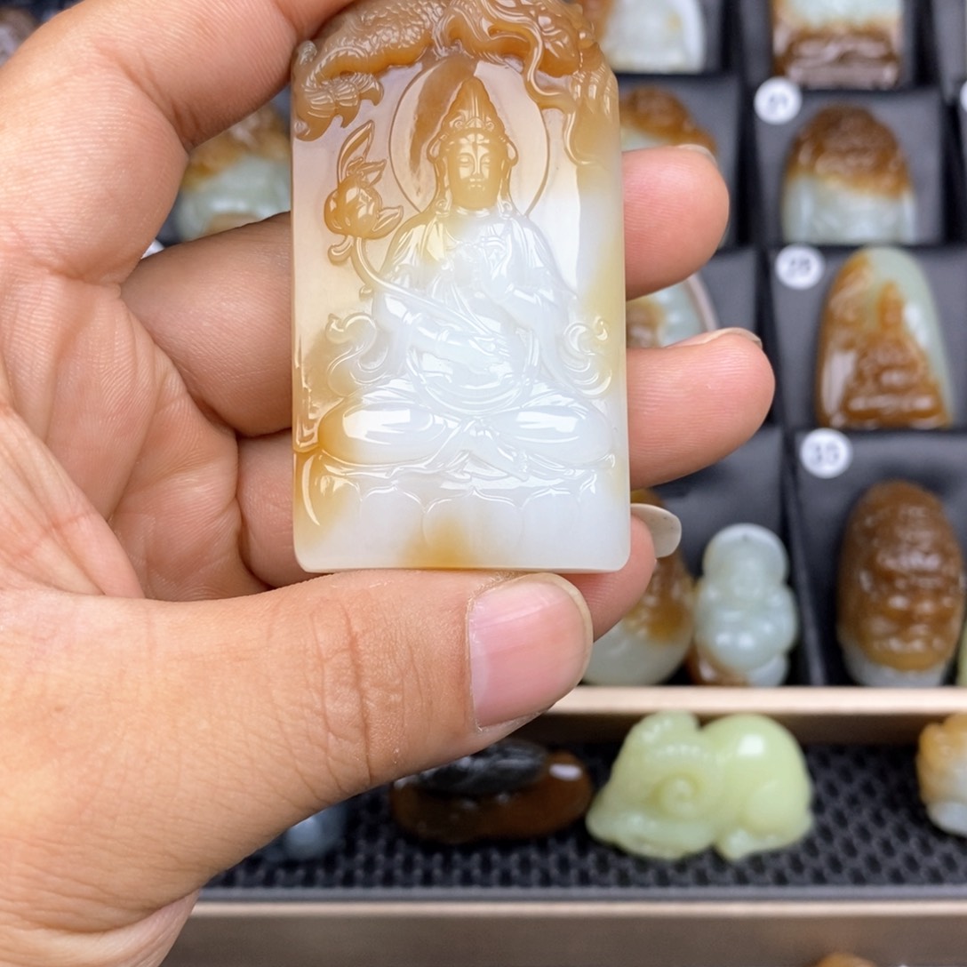 和田玉颈饰未镶嵌阿*