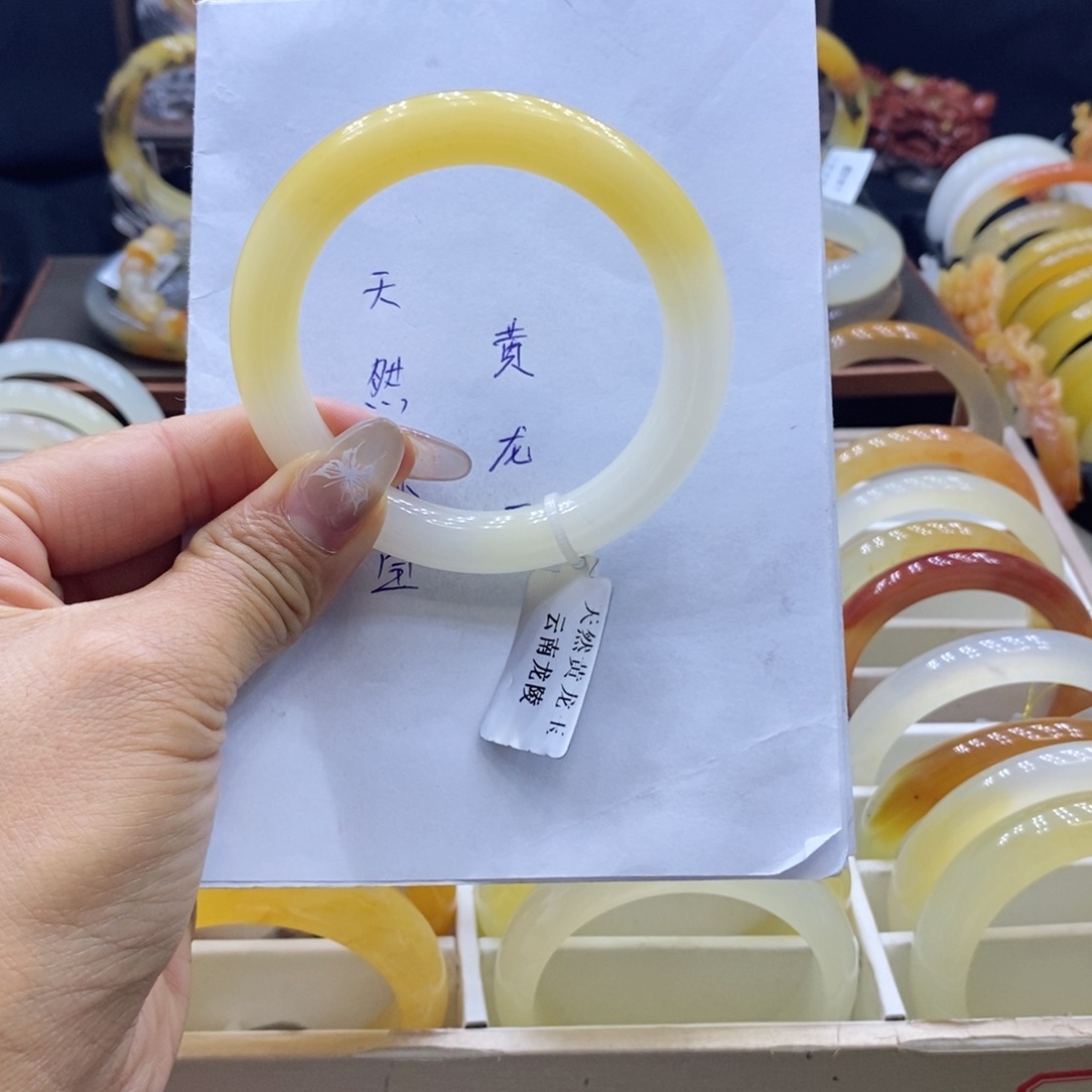 广***发石英质玉（黄龙玉）未镶嵌手镯阳阳