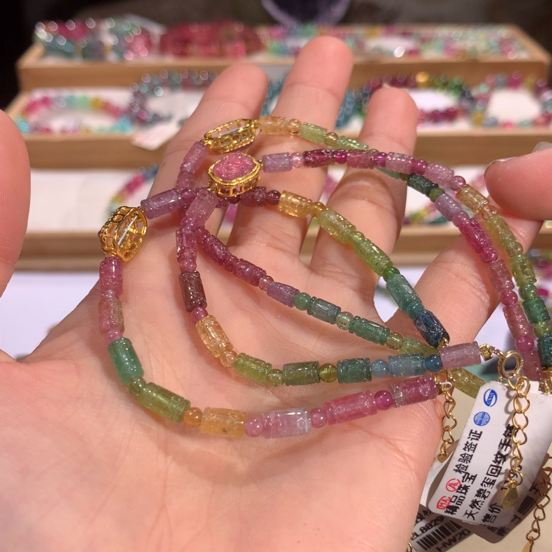 碧玺多样性发货一件未镶嵌