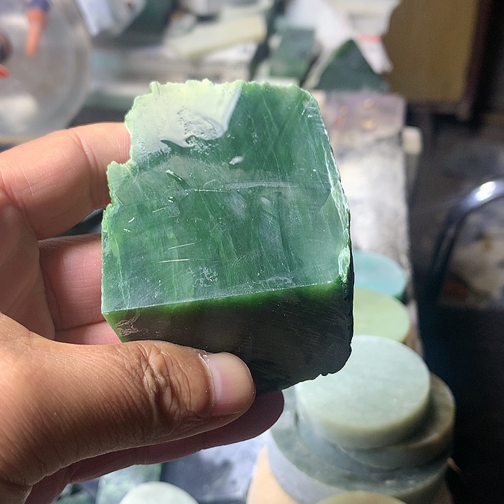 颈饰未镶嵌和田玉（糖玉）