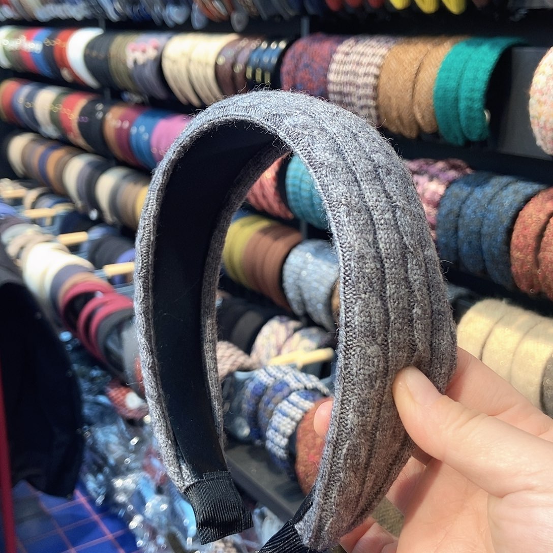 布艺非金属灰色麻花发箍