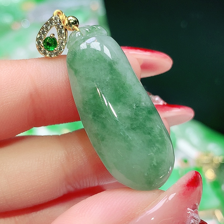 翡翠未镶嵌颈饰翡翠