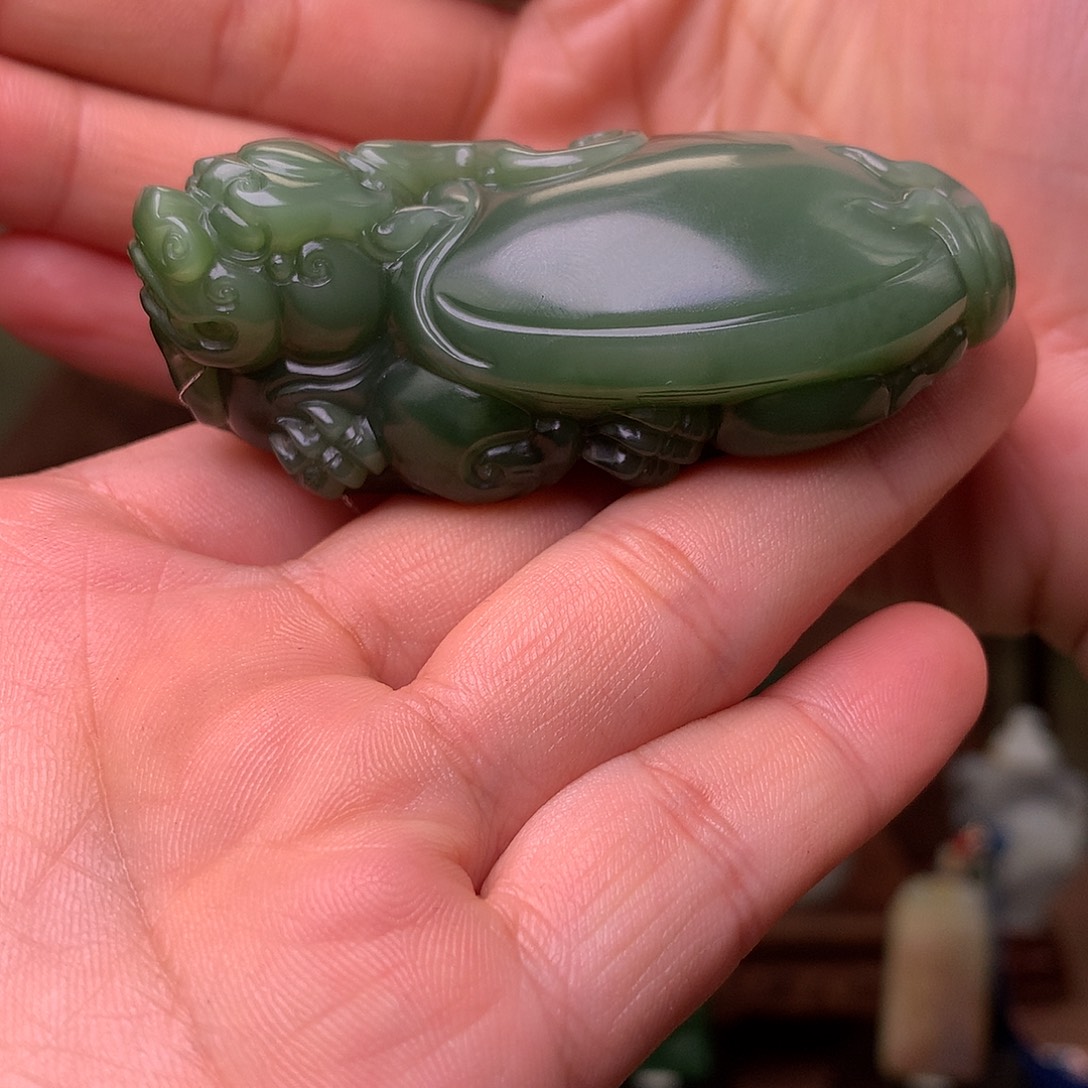 和田玉未镶嵌把件