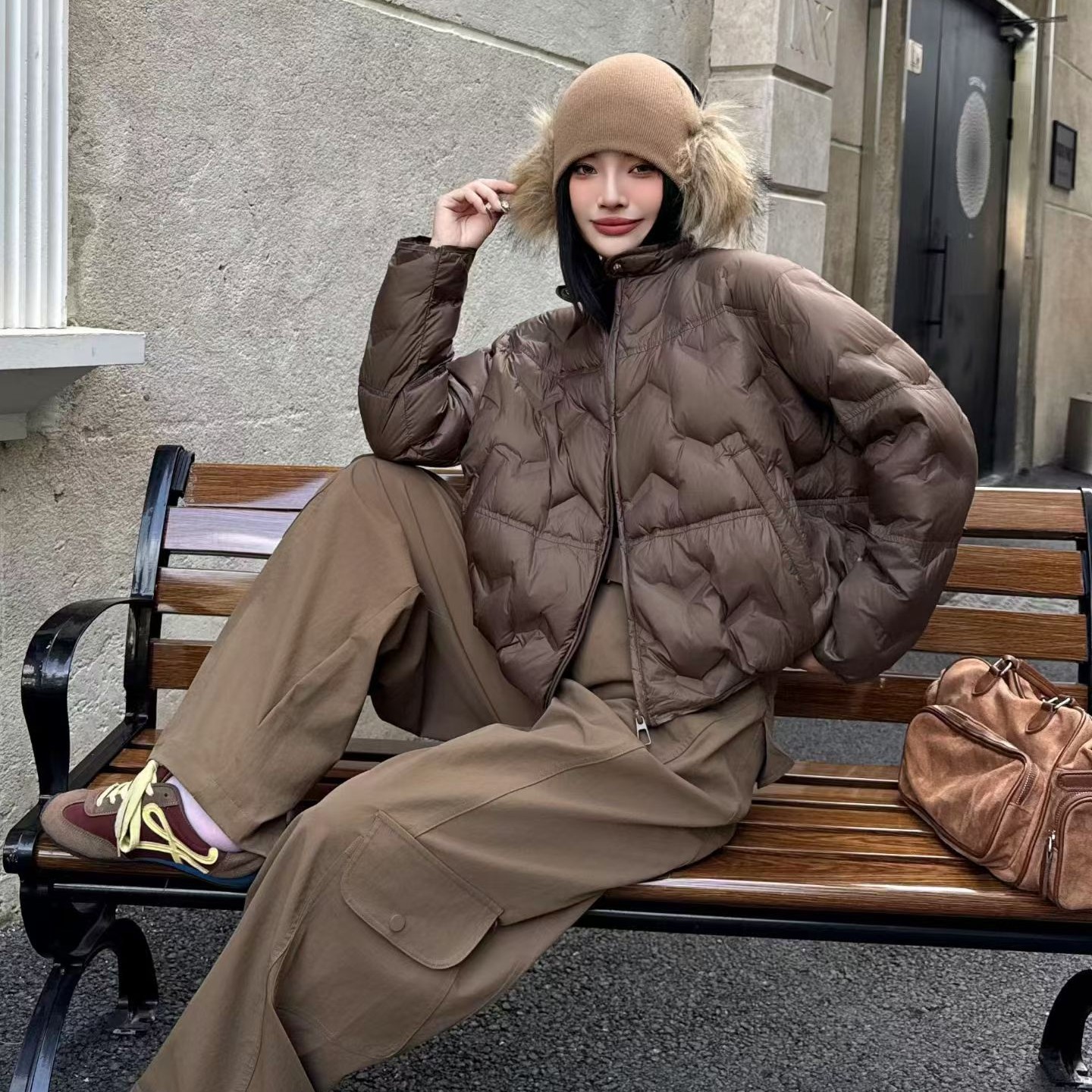 高档短款休闲羽绒服