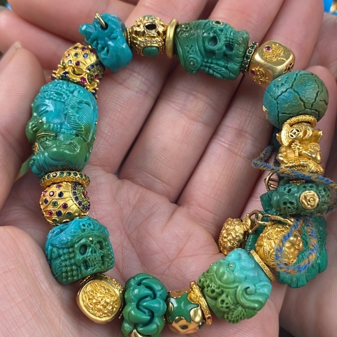 怡***阿绿松石未镶嵌。多宝