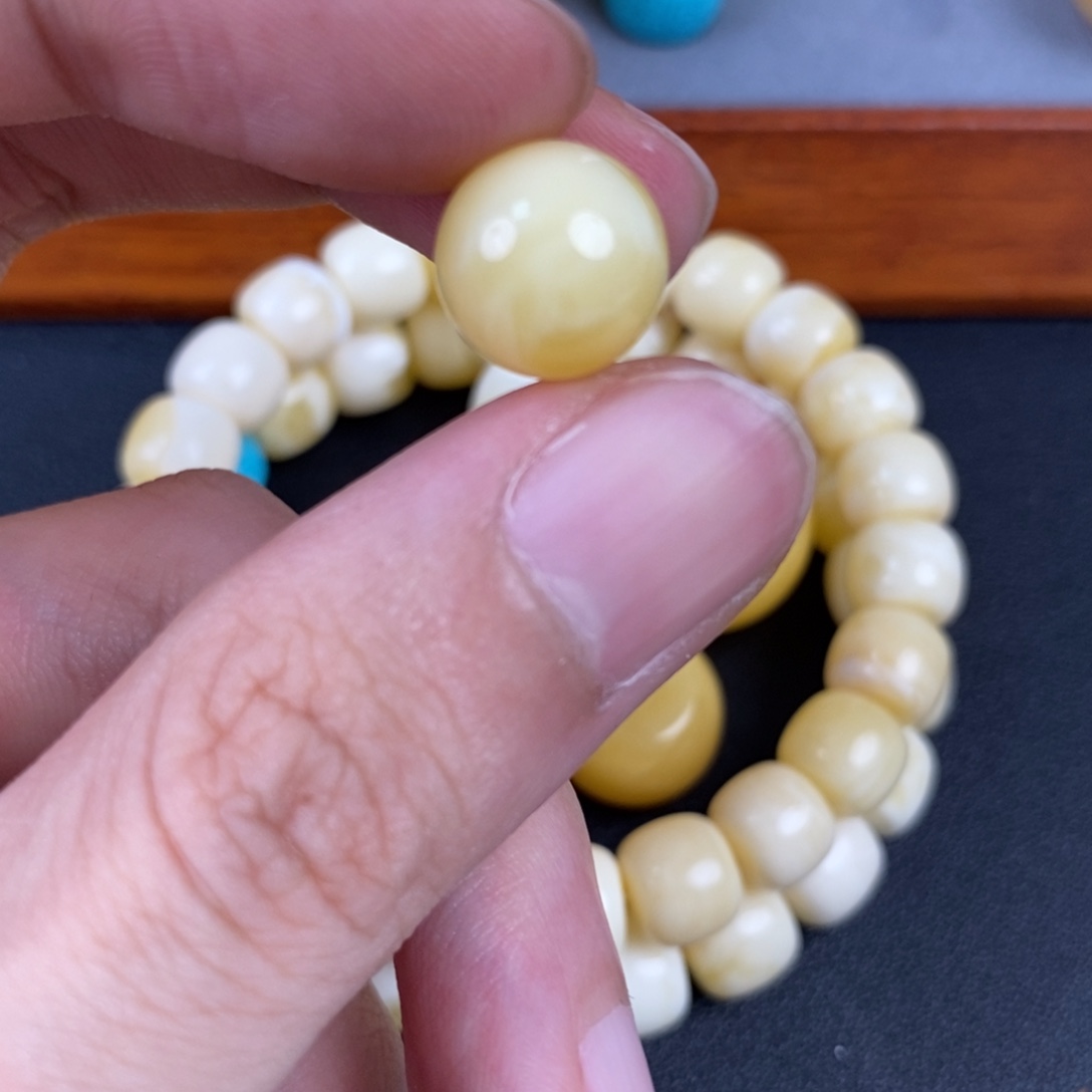 琥珀未镶嵌珠宝奇石30