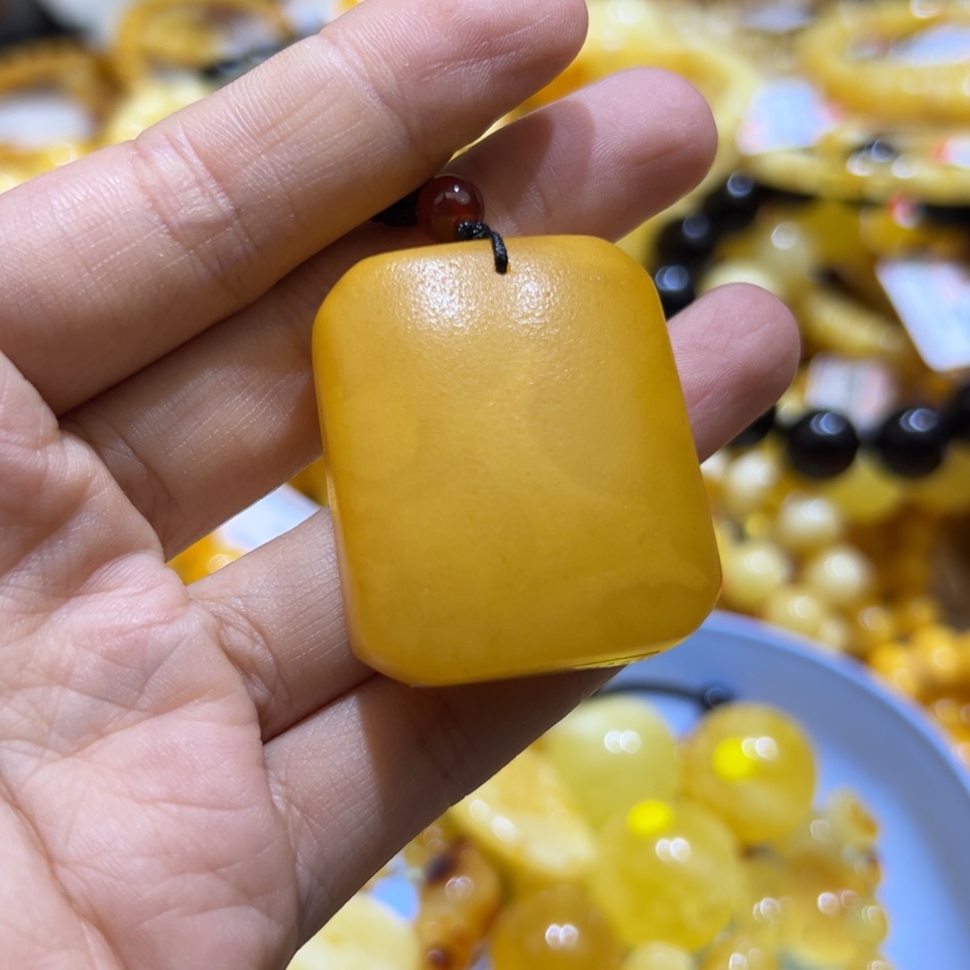 琥珀珠宝奇石未镶嵌