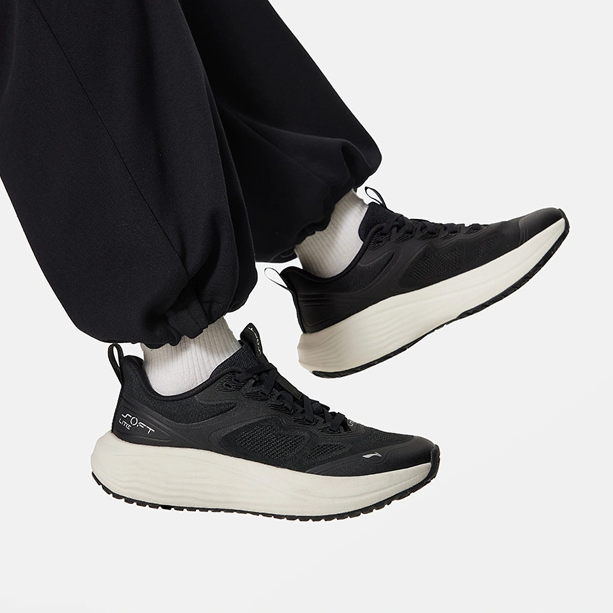 李宁SOFT LITE系列休闲鞋女子经典百搭潮流运动鞋AGLU038