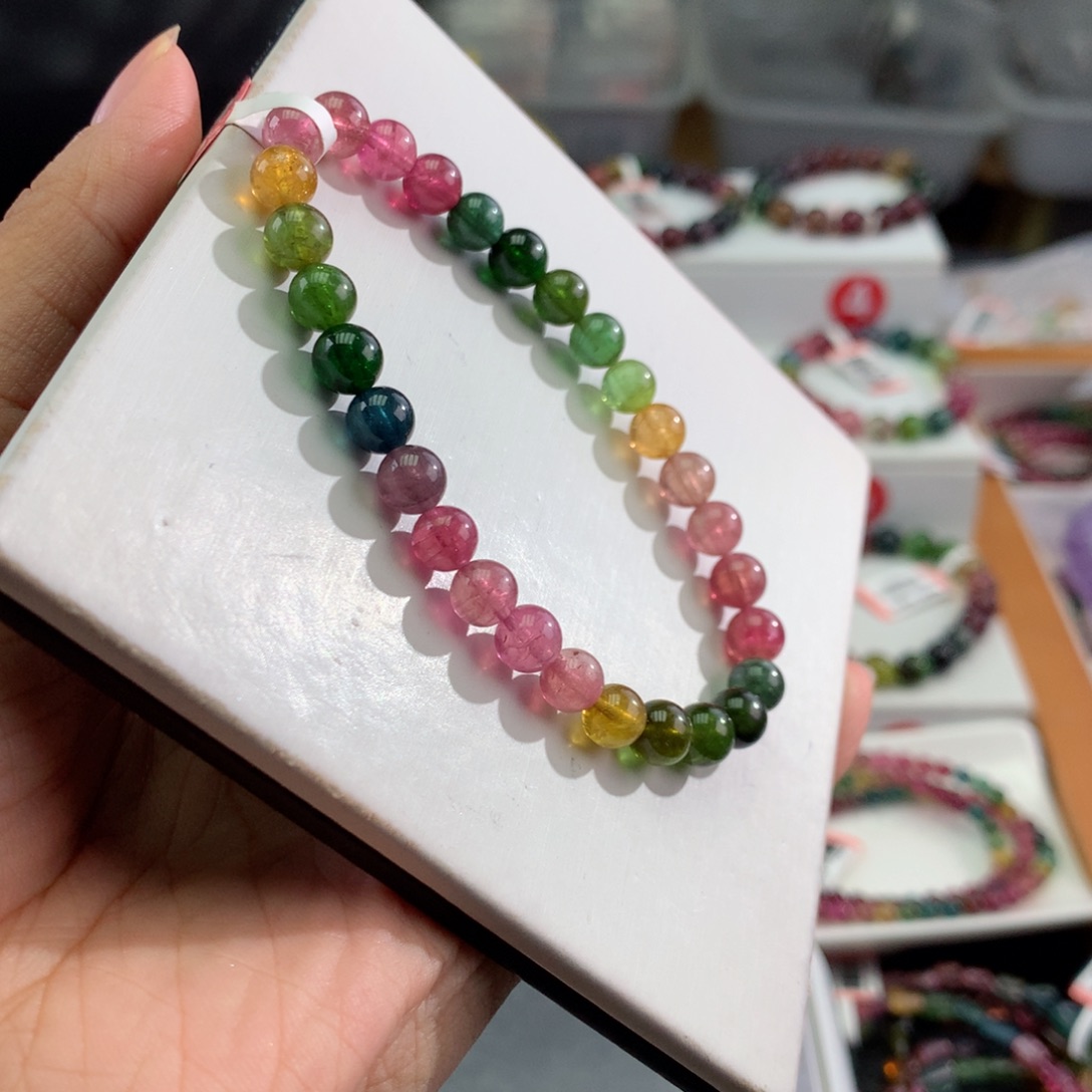 未镶嵌手链碧玺   6.8mm。 