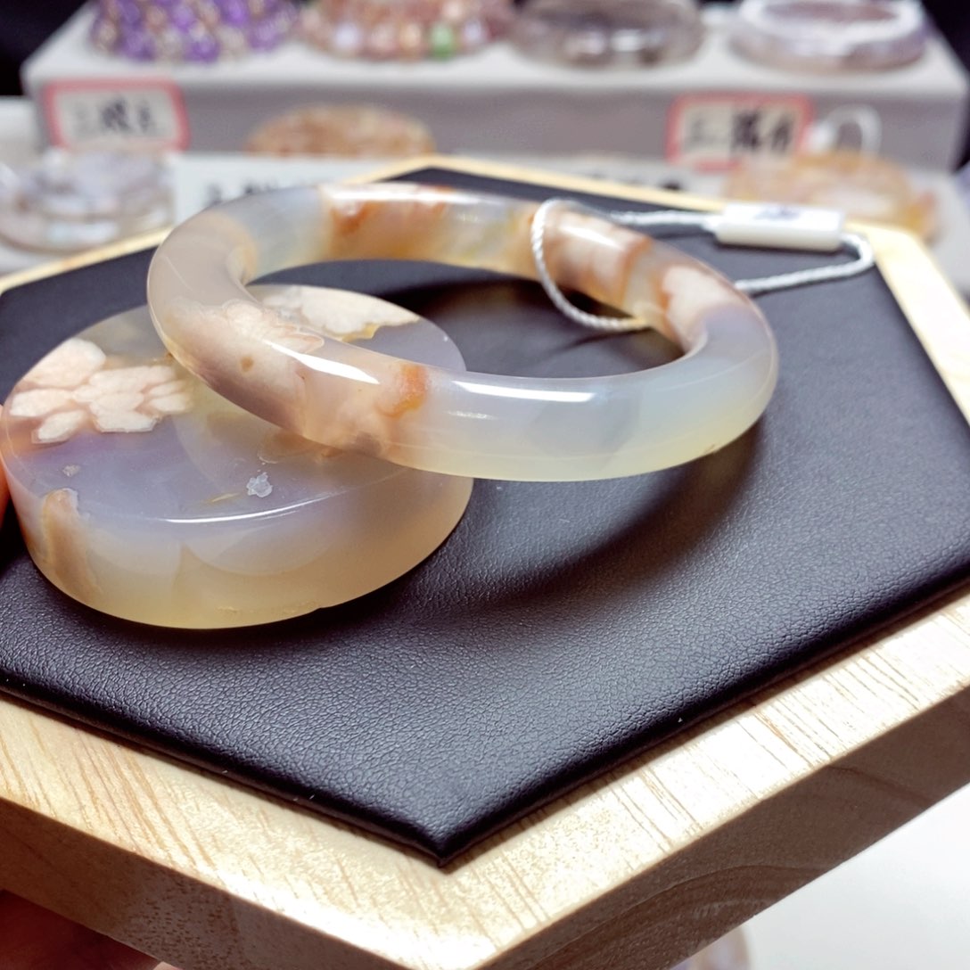 玛瑙/玉髓手镯未镶嵌夏****r