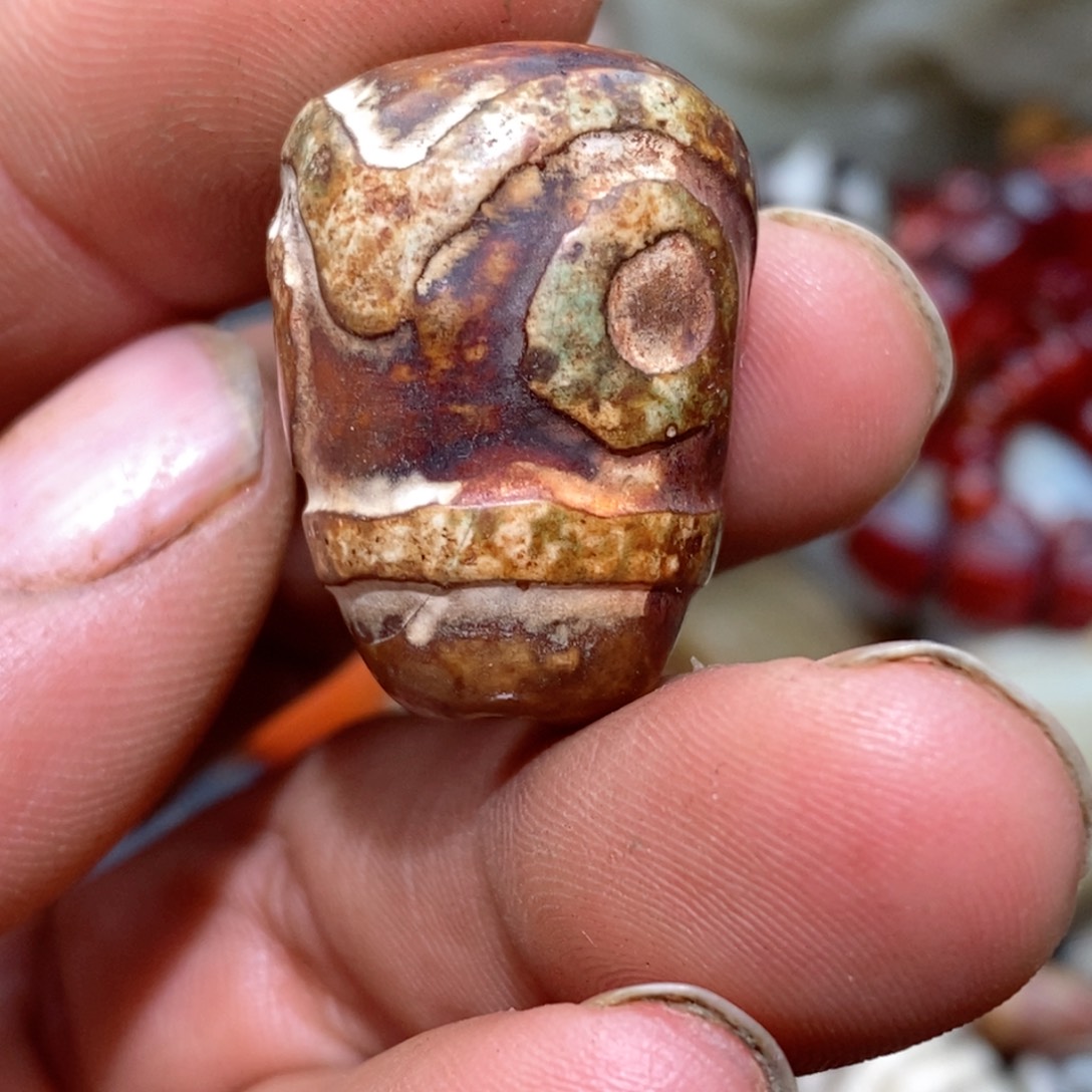 DIY琉璃珠子的颜色是蓝色和