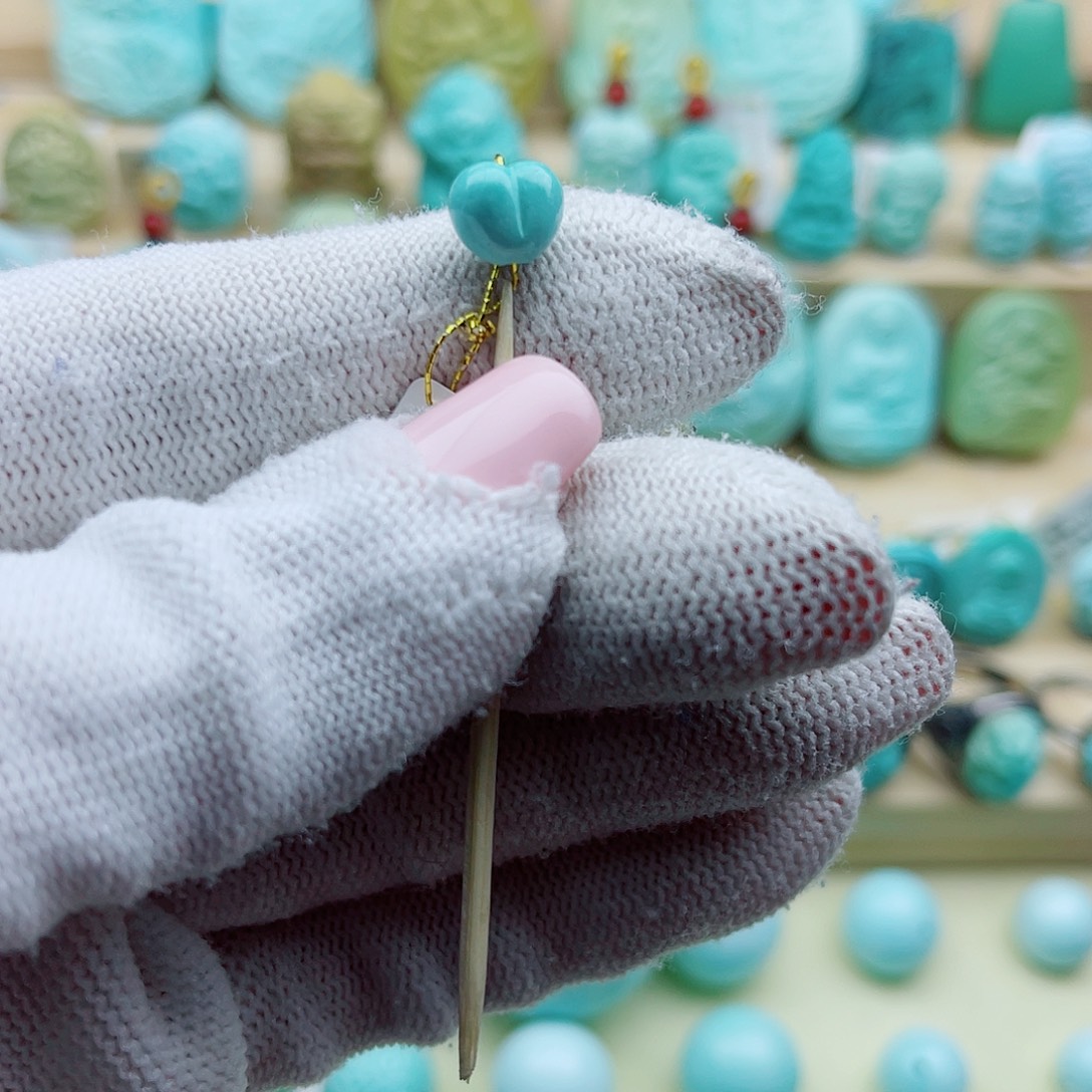 绿松石未镶嵌珠宝奇石