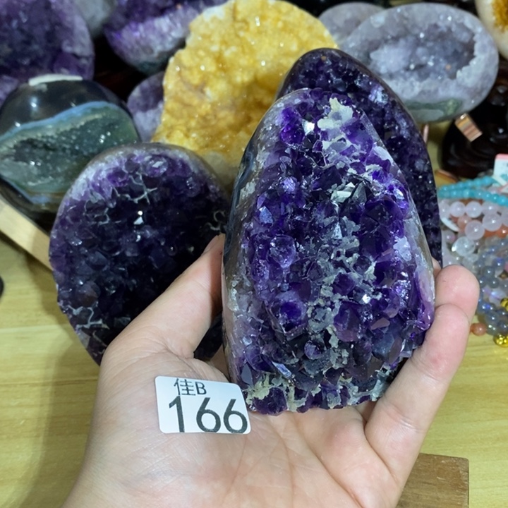 未镶嵌水晶大型摆件（非配饰）