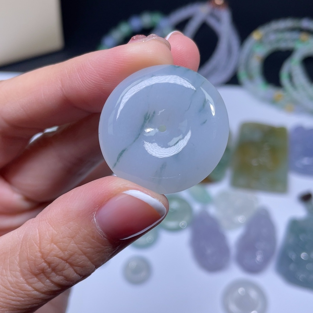 翡翠颈饰未镶嵌手串