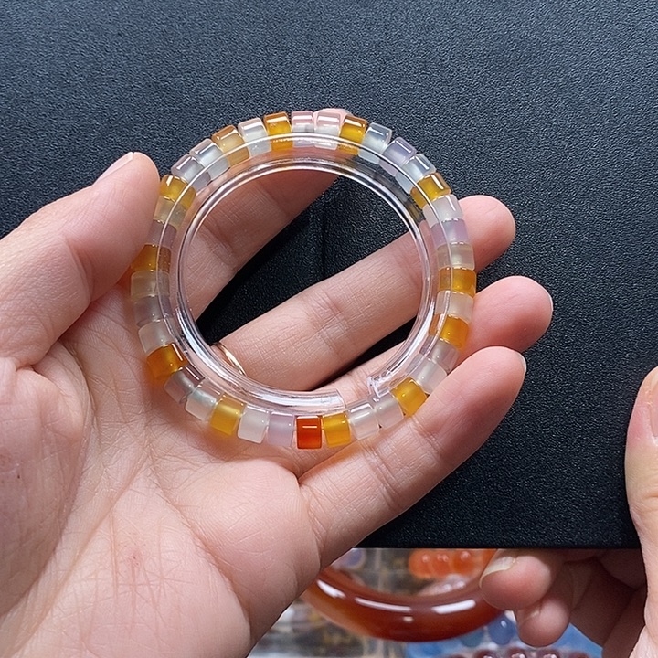 蓬***恩玛瑙/玉髓未镶嵌手链