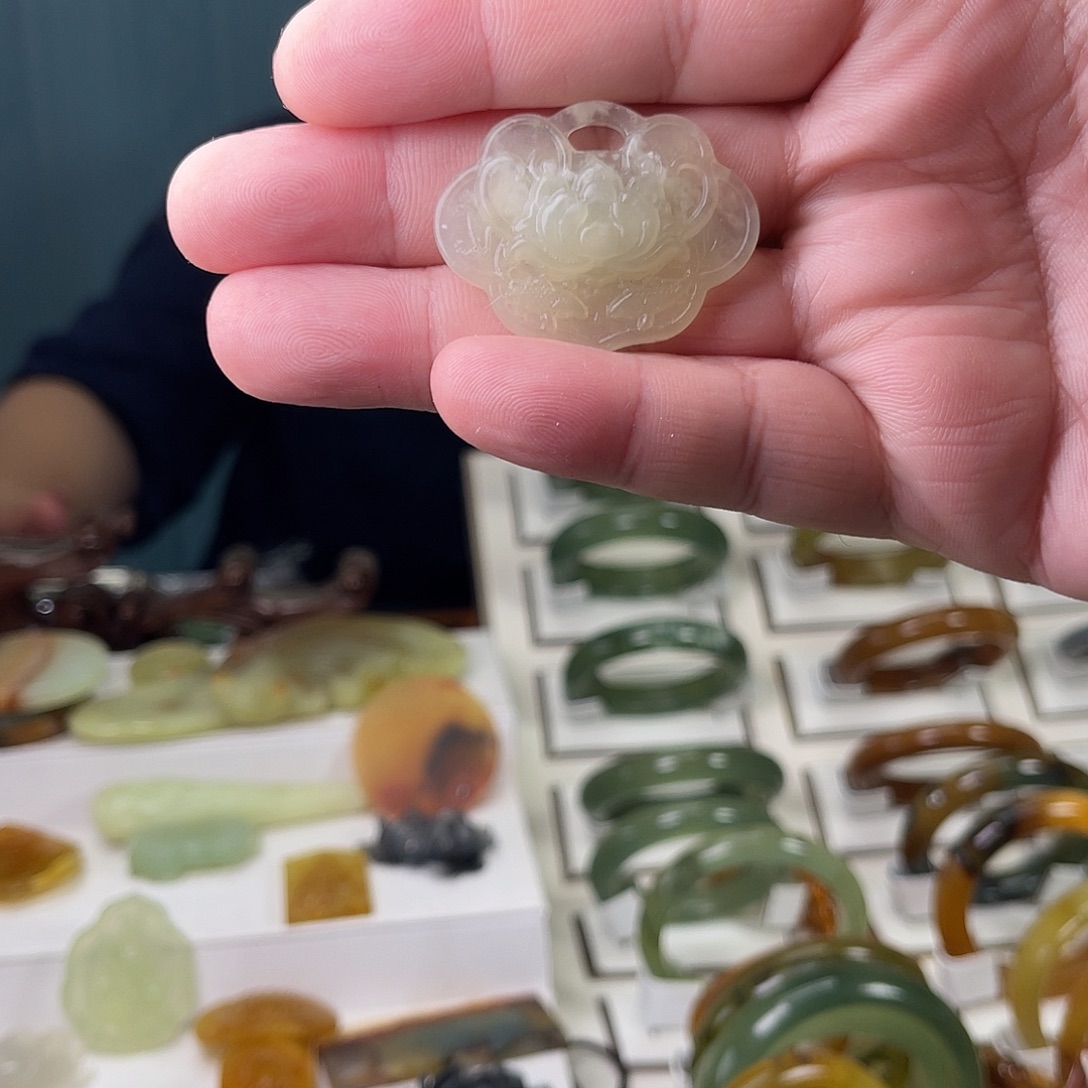 未镶嵌蛇纹石玉手链挂件