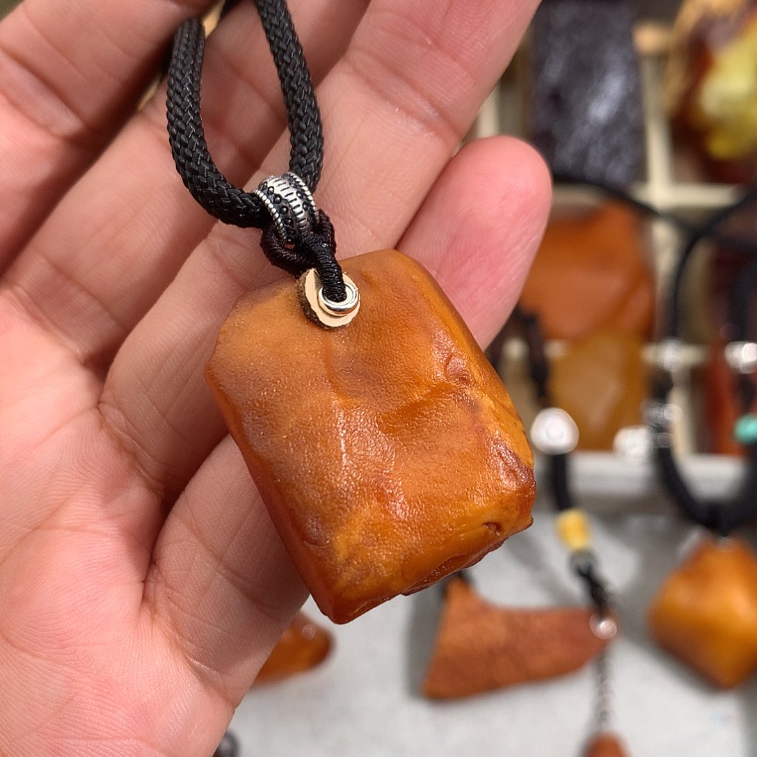 蜜蜡裸石未镶嵌小*物你