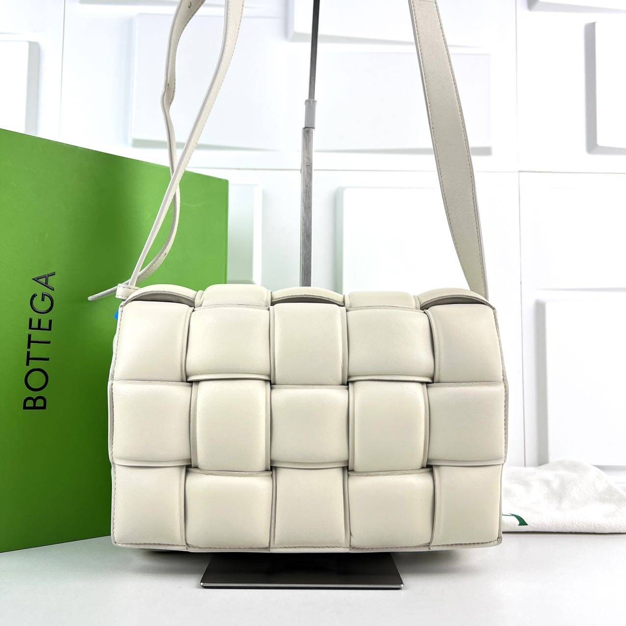 99新 BOTTEGA VENETA/葆蝶家 丁丁专属 bv白色编头包 THHZ3130