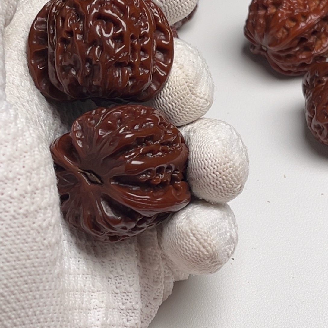 随***瞅桃核吊坠文玩核桃链接