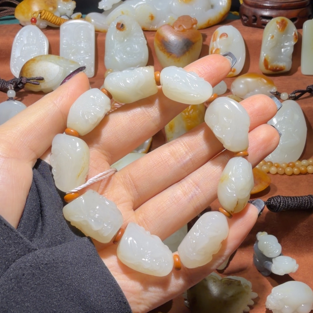 清***楼和田玉未镶嵌颈饰