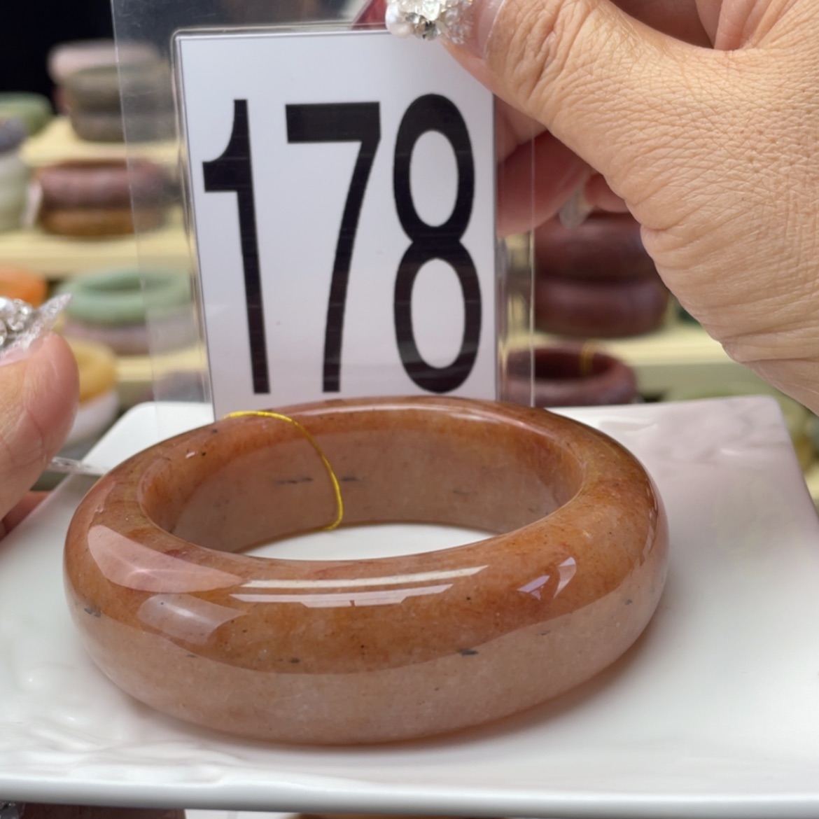 【闪购商品】石英质玉手镯未镶嵌