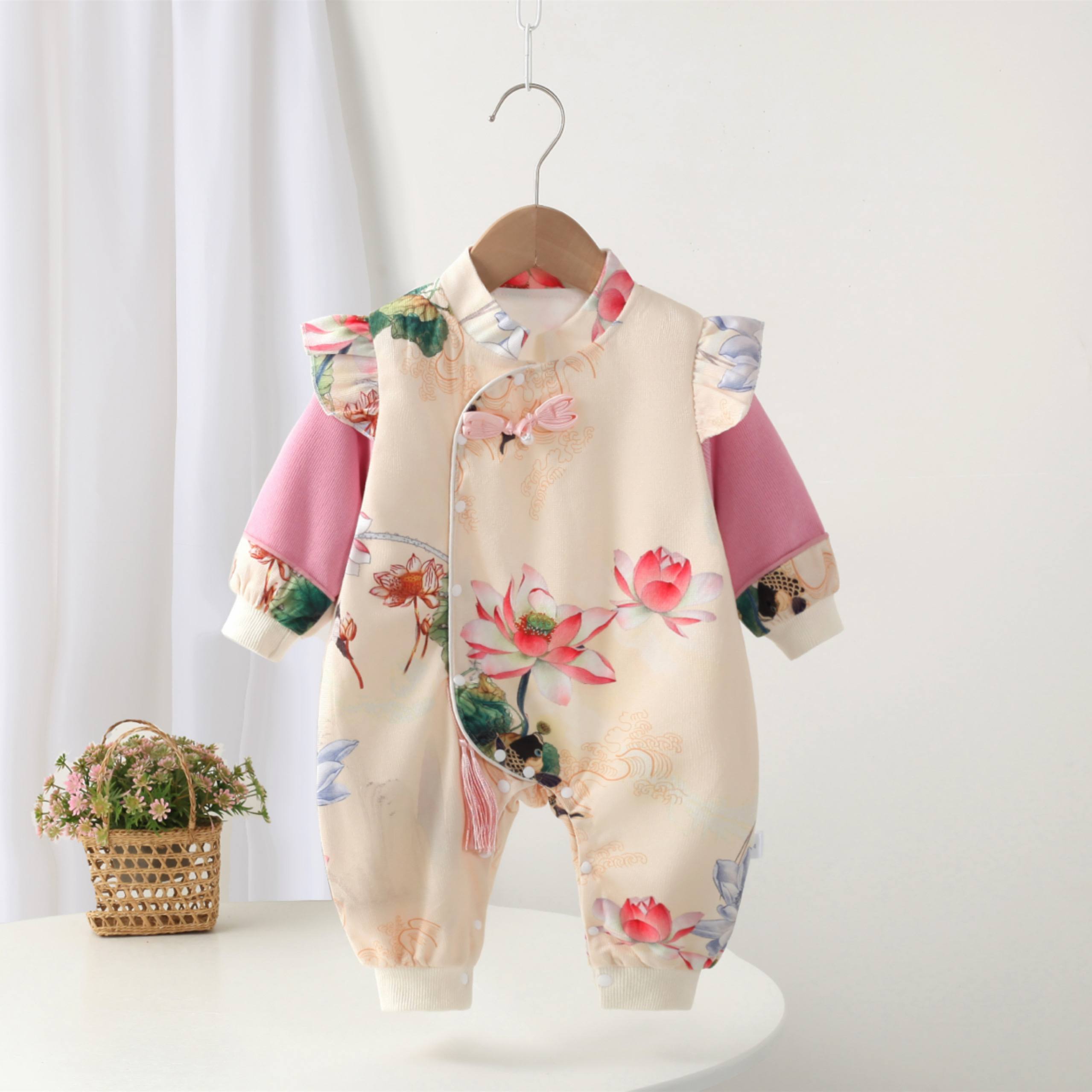 新款公主婴儿连体哈衣春秋款长袖国风外出服爬服双层荷花盘扣连衣