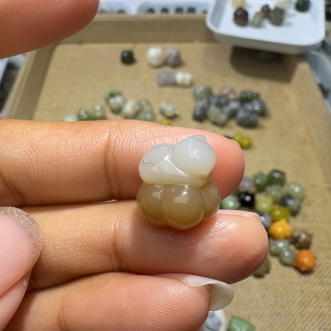 C***和田玉未镶嵌珠宝奇石