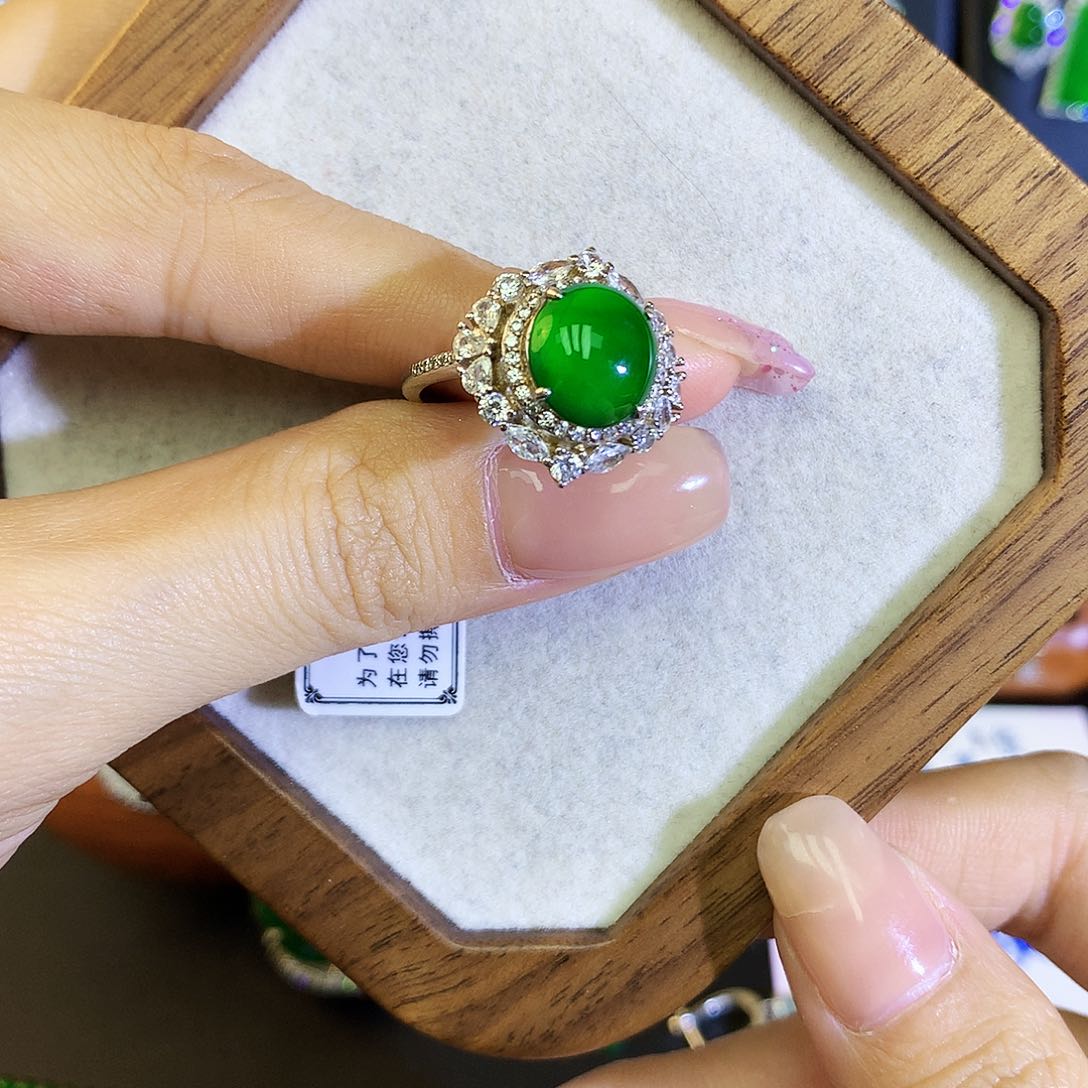 翡翠戒指银S925镶嵌天然翡翠戒指