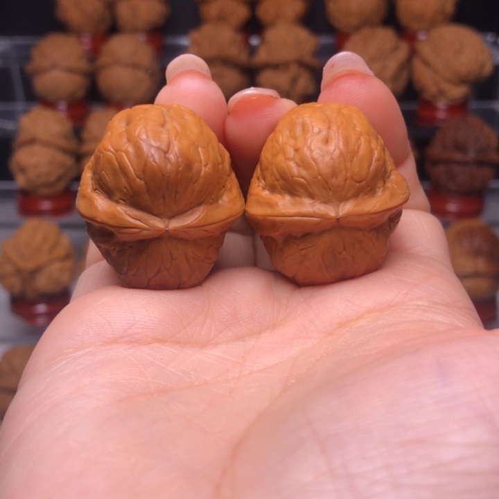 文玩核桃吊坠源****50皮皮蛙