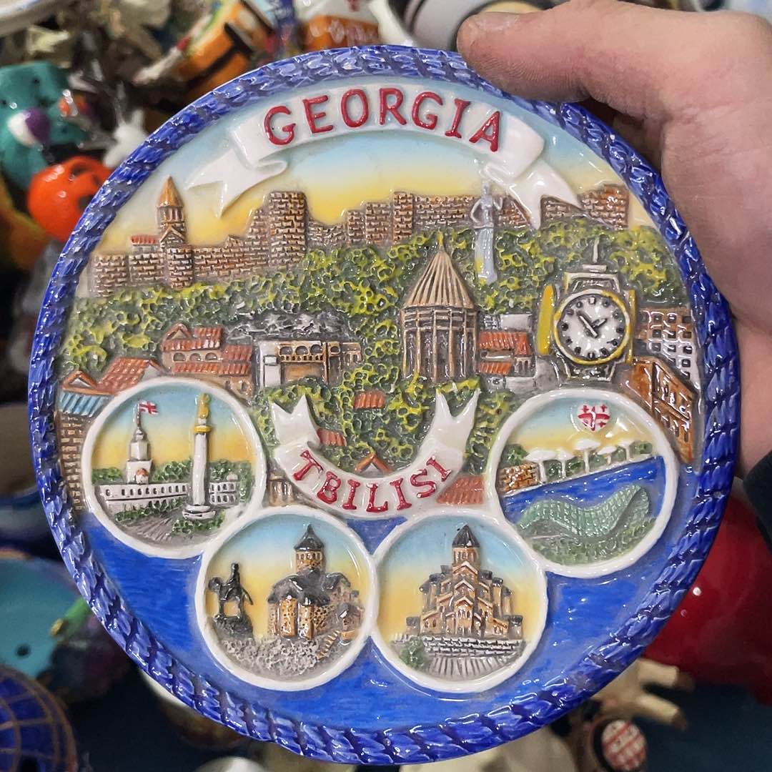 摆件  磕碰。封釉。       