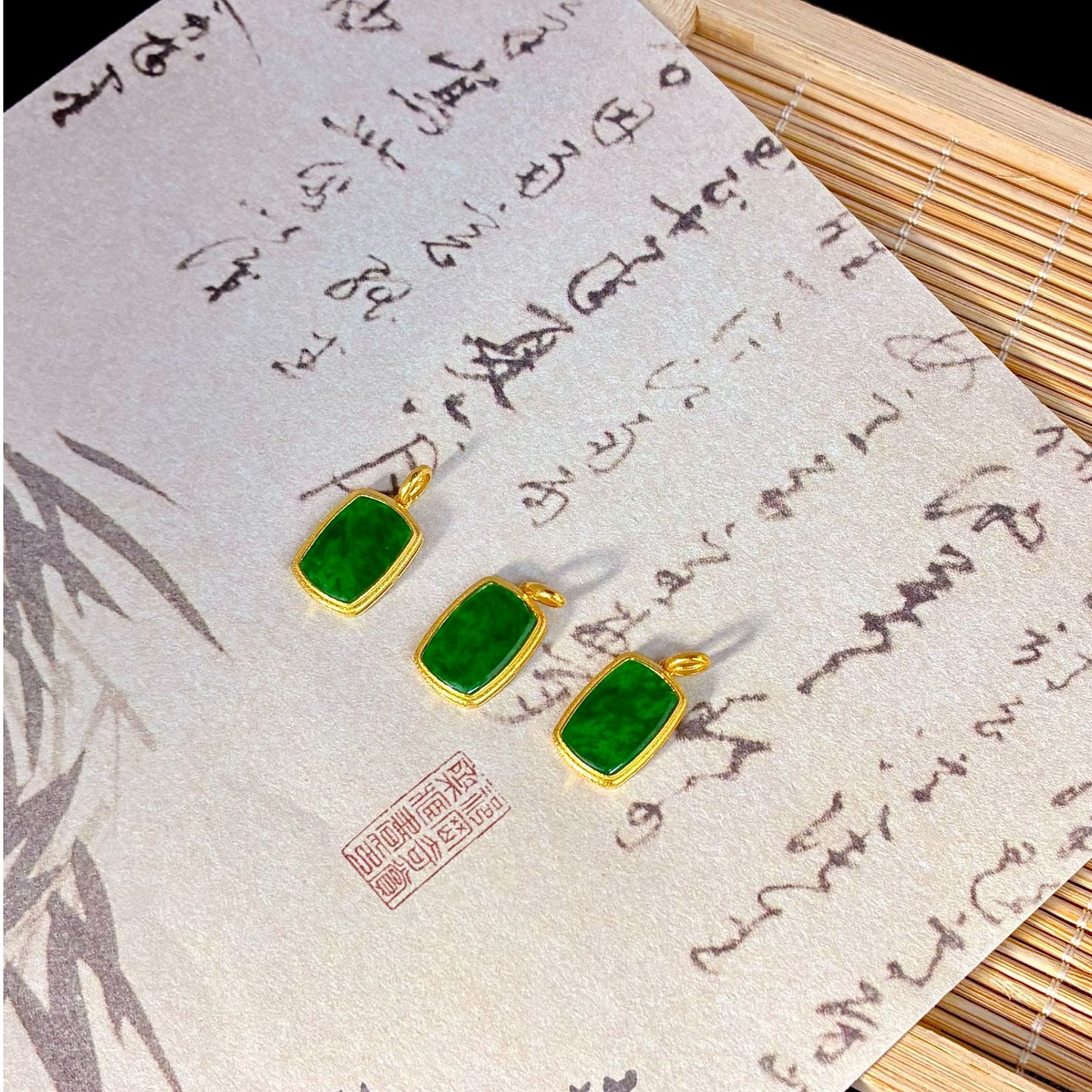 缅料翡翠  平安无事牌吊坠  18k金  3393  多样性发一件