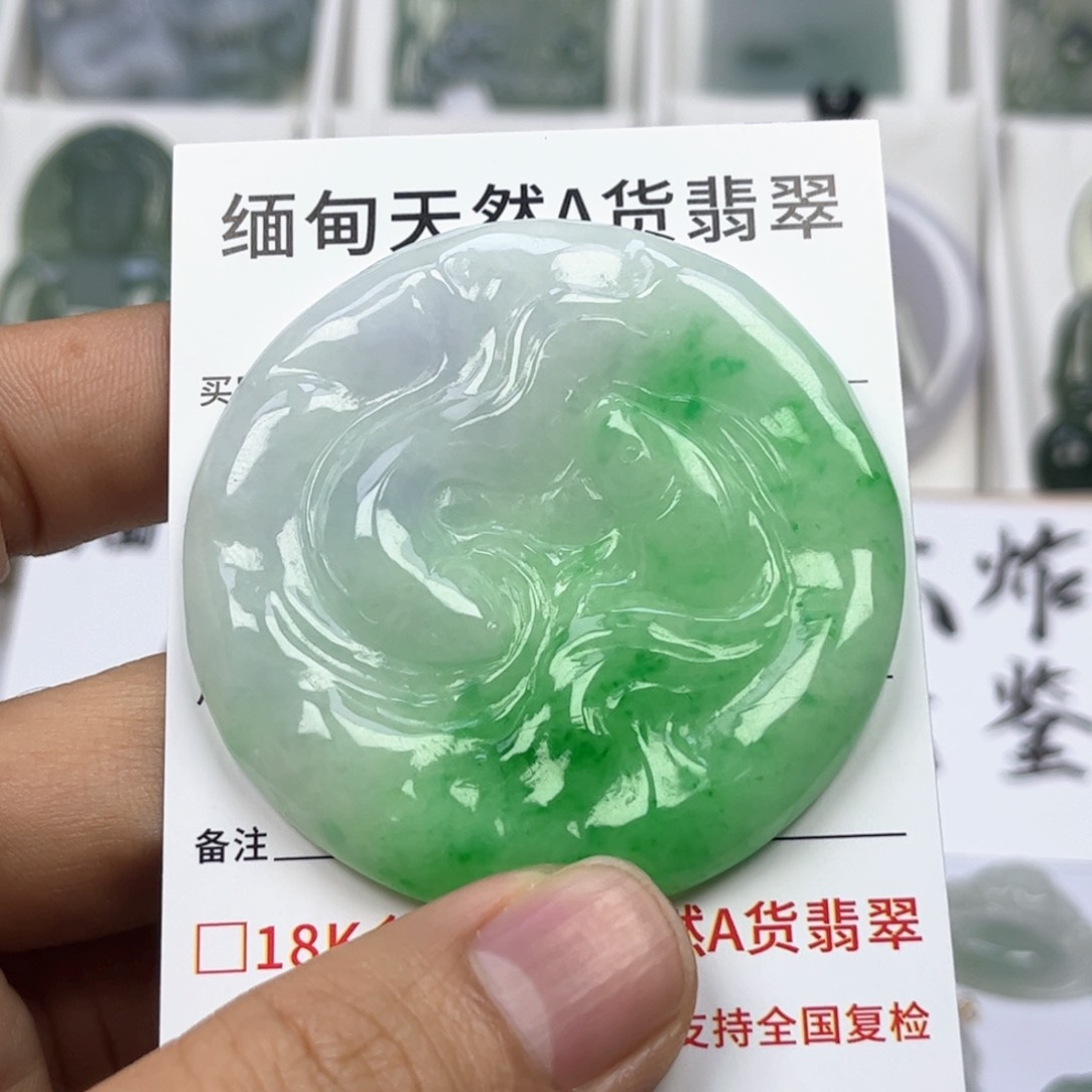 翡翠颈饰未镶嵌静***间缅甸翡翠