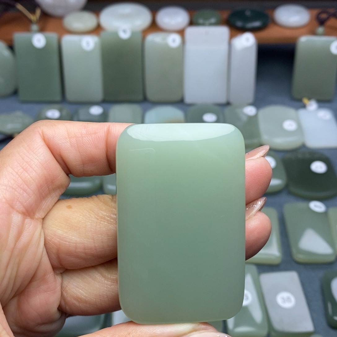 和田玉颈饰未镶嵌孤*