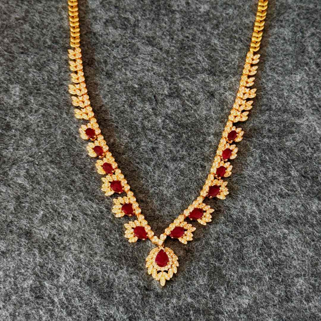 A18-38-天然红宝石项链（大1颗约1.5克拉 小6颗约1克拉 6颗80分）