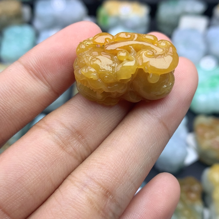 翡翠颈饰未镶嵌天然缅甸翡翠