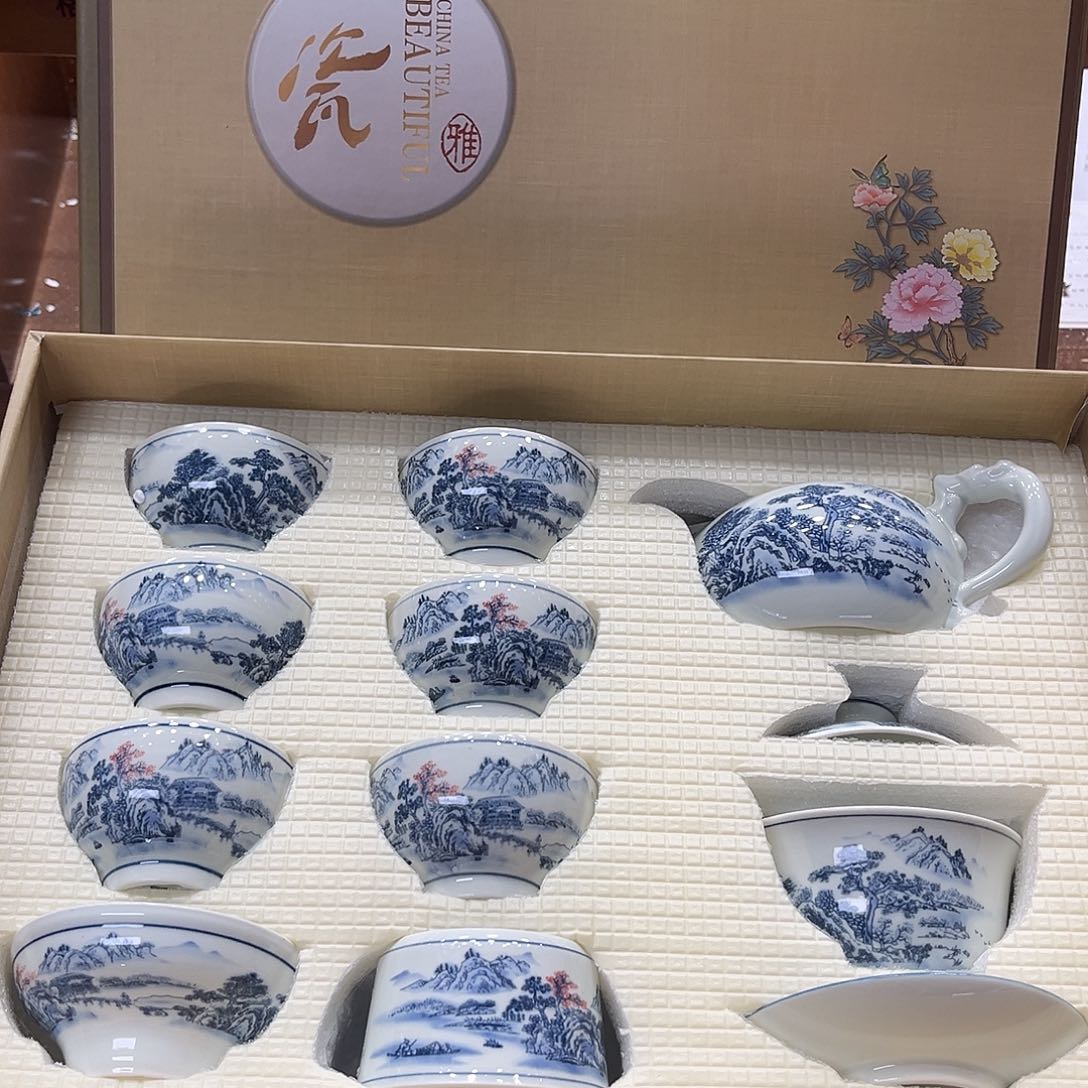 孤品茶具套装等。