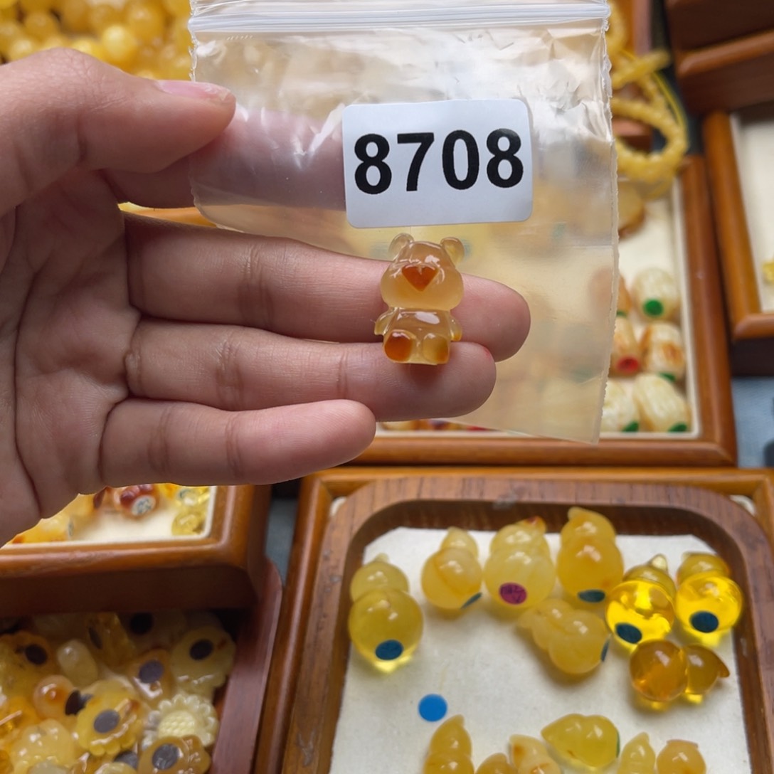 琥珀裸石未镶嵌蜜蜡