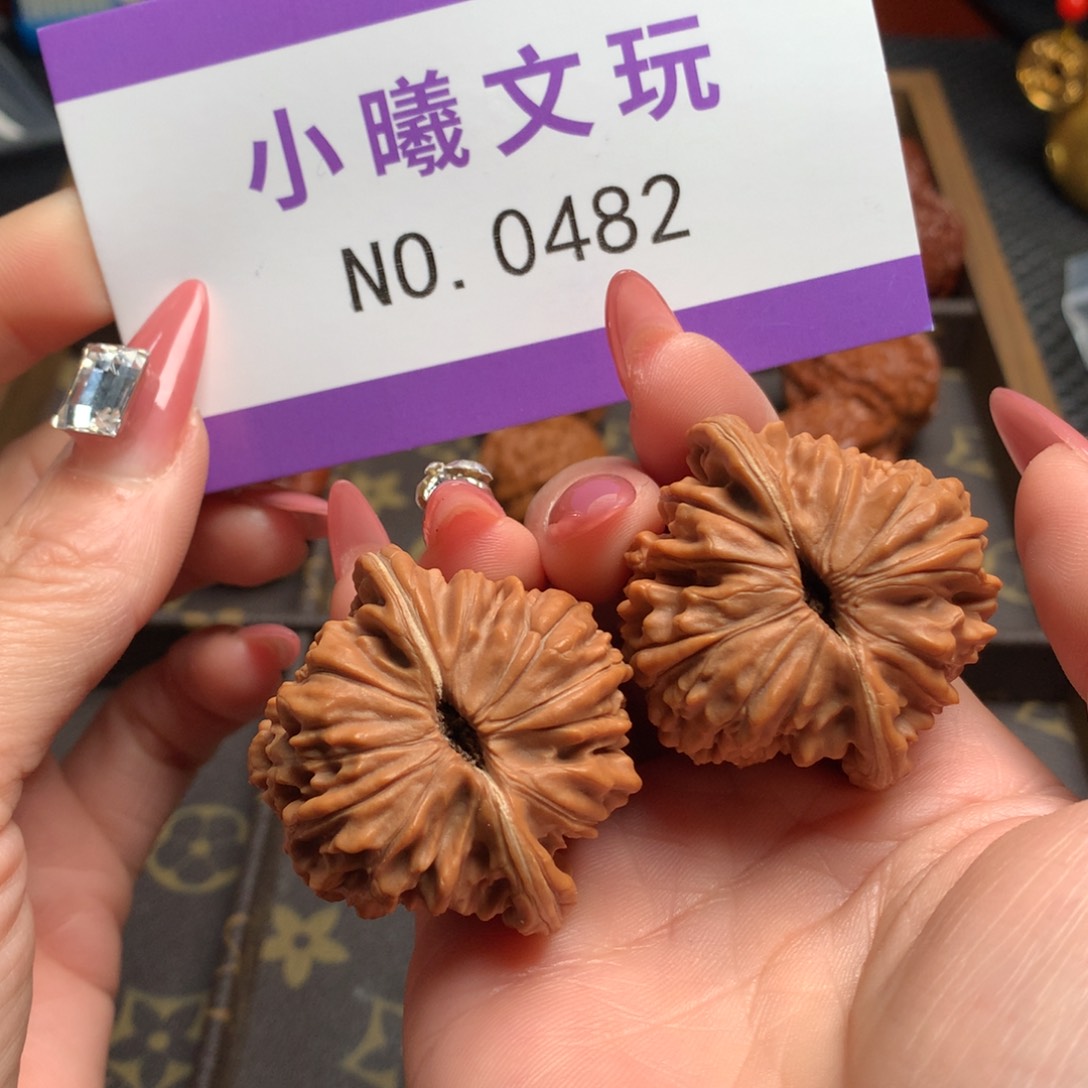 文玩核桃把件40平谷楼