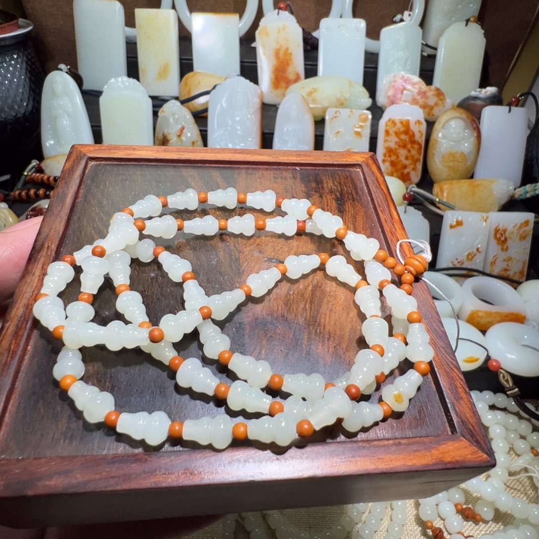 和田玉未镶嵌项链